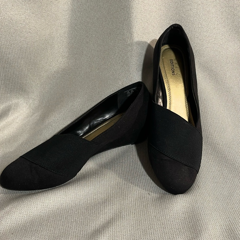 Basic Editions Black Asymmetrical Suede And Elastic Wedges Size 8 1/2